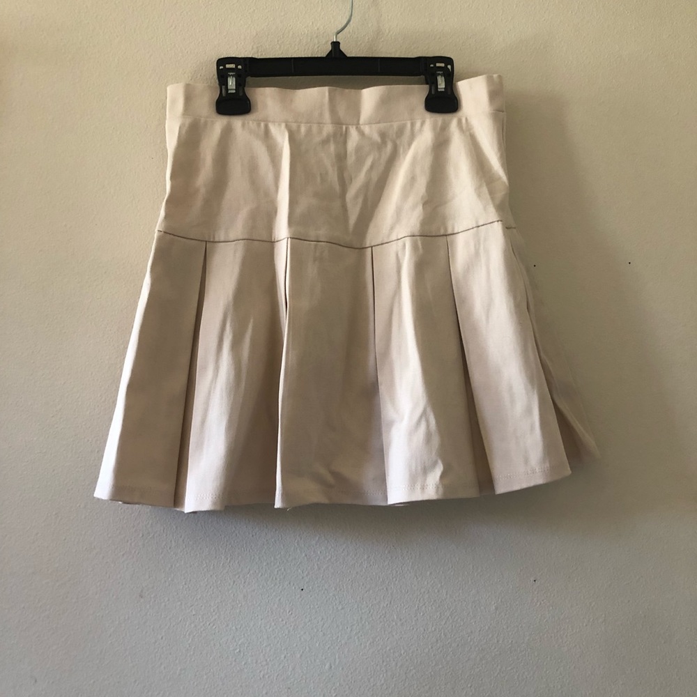 Beige or cream skirt